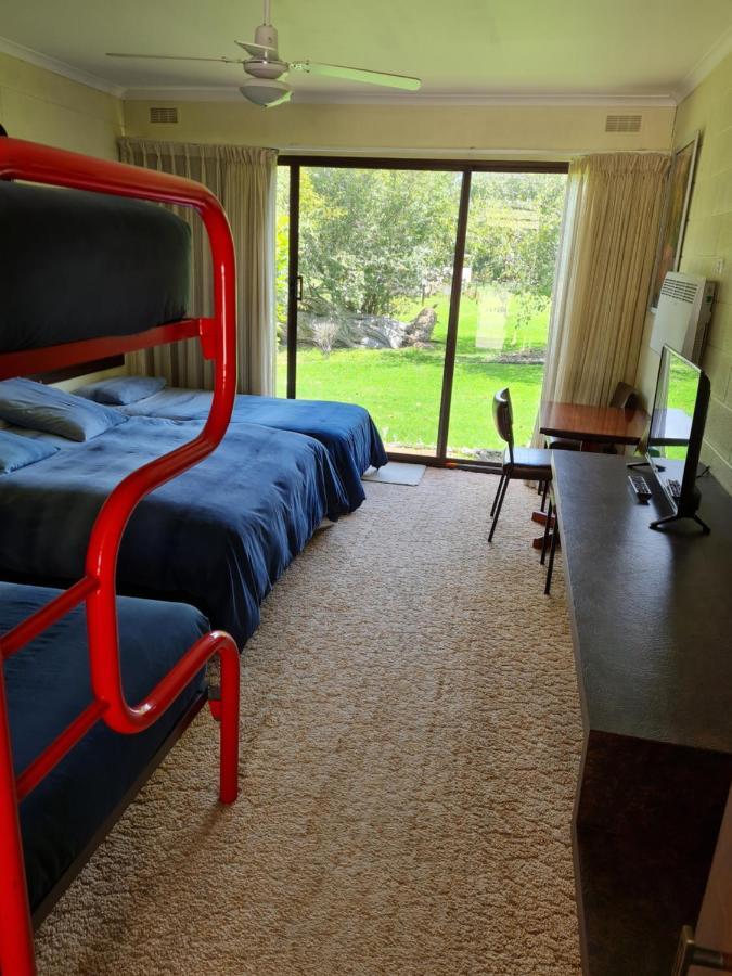 Toora Lodge Motel Экстерьер фото