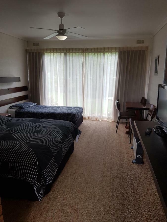 Toora Lodge Motel Экстерьер фото